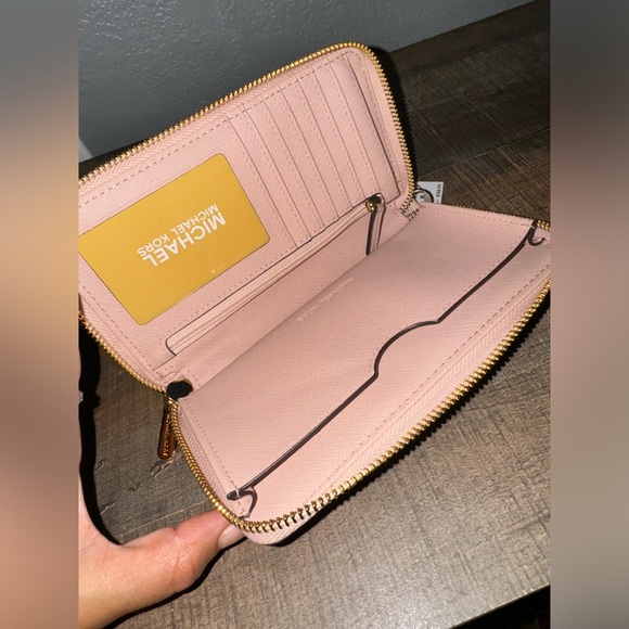 Michael Kors wristlet wallets for women - Picture 5 of 5